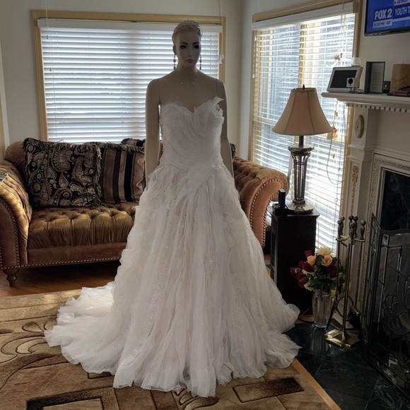 YSA Makino Blush Wedding gown size 12 - Picture 16 of 17